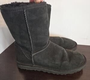 UGG Australia Womens Sheepskin Boots Classic Short 5825 Size 9 Black Clean Cozy